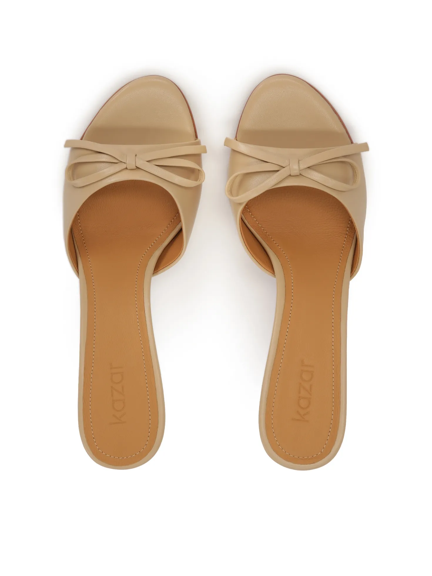 Beżowe klapki ze skórzaną kokardką