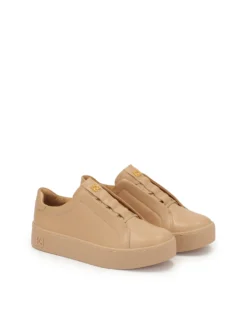 Beżowe sneakersy na grubej podeszwie