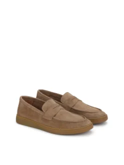 Beżowe zamszowe loafersy na podeszwie typu sneakers