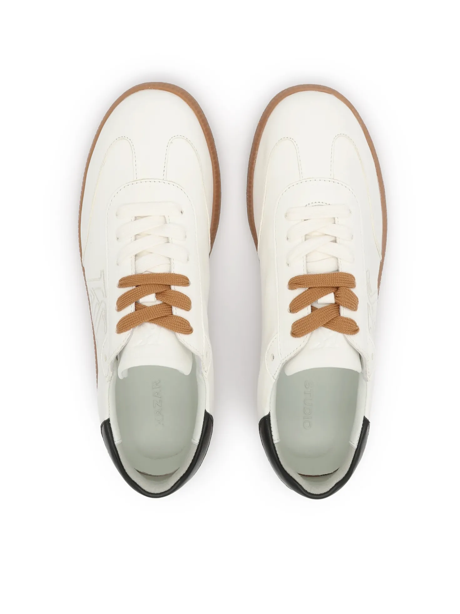 Białe sneakersy ze skóry naturalnej z czarnym zapiętkiem