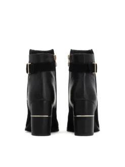 Botki z dwóch rodzajów skóry