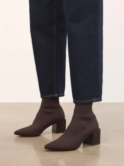 Brązowe botki z elastyczną wsuwaną cholewką