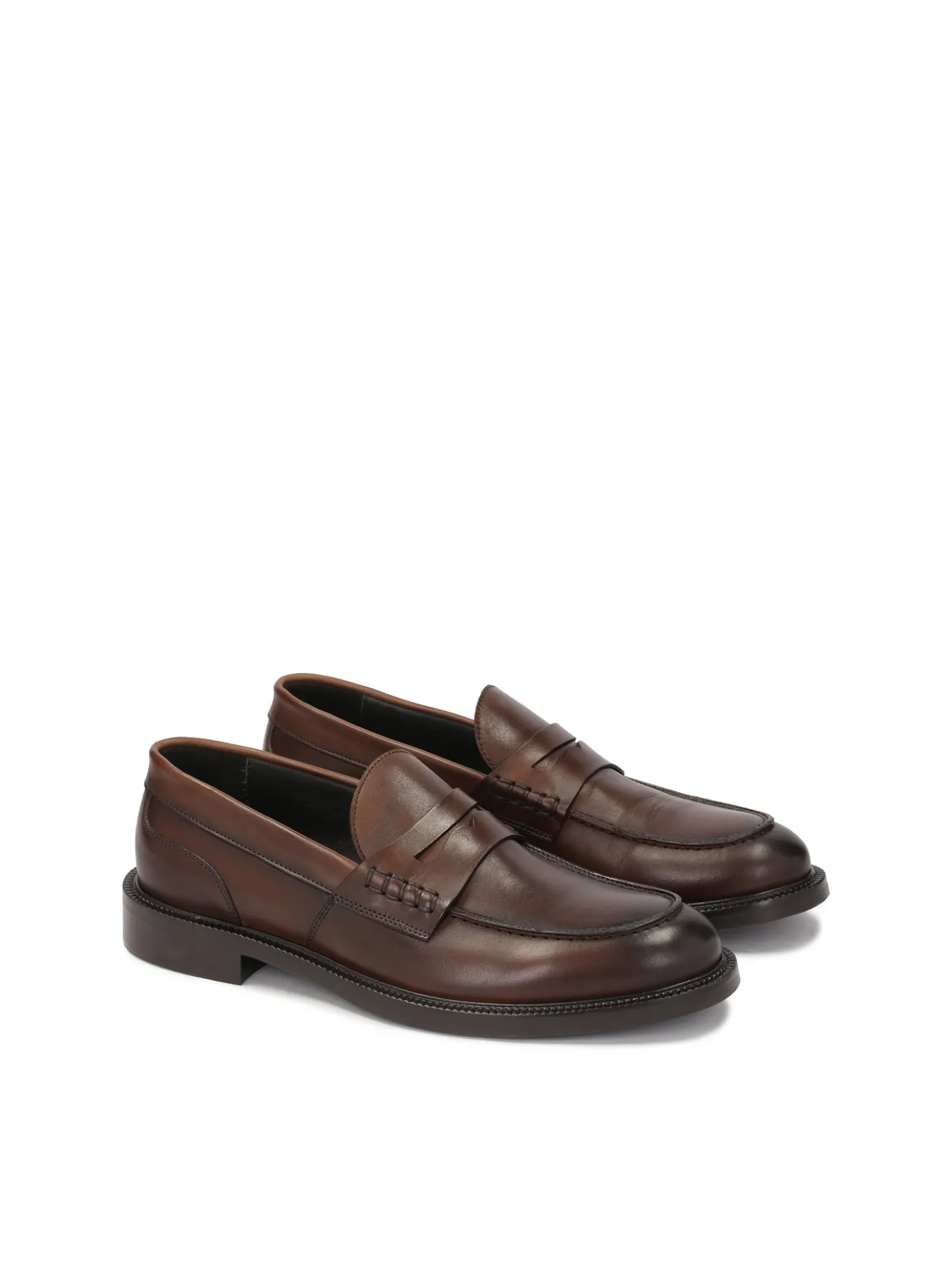 Brązowe loafersy ze skórzaną podeszwą