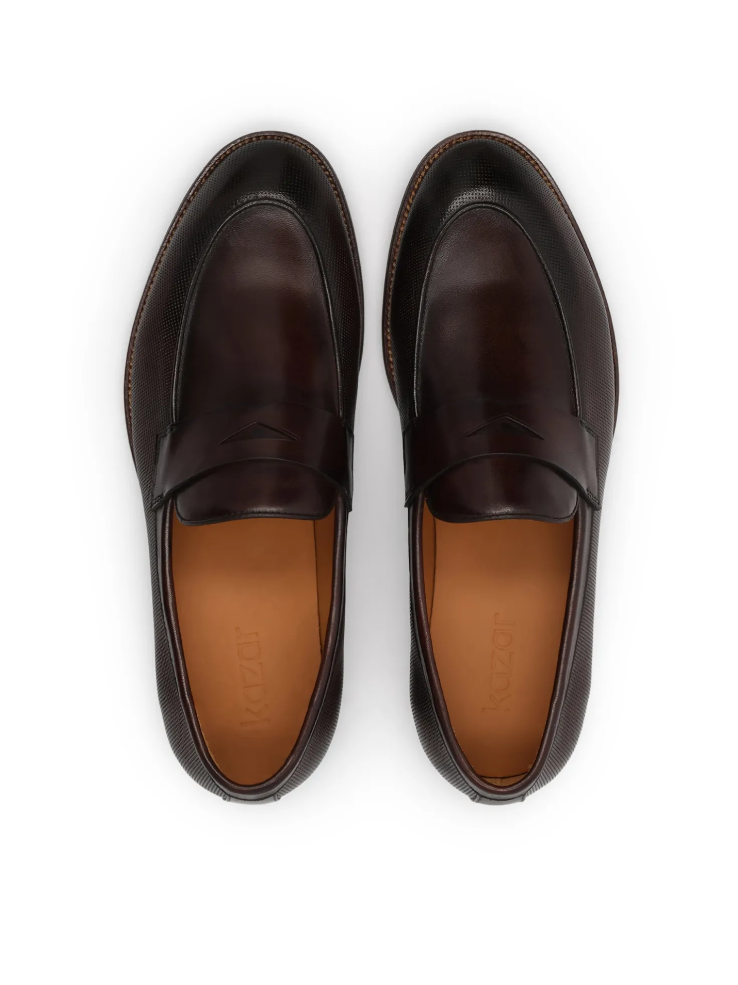 Brązowe loafersy ze zdobioną cholewką