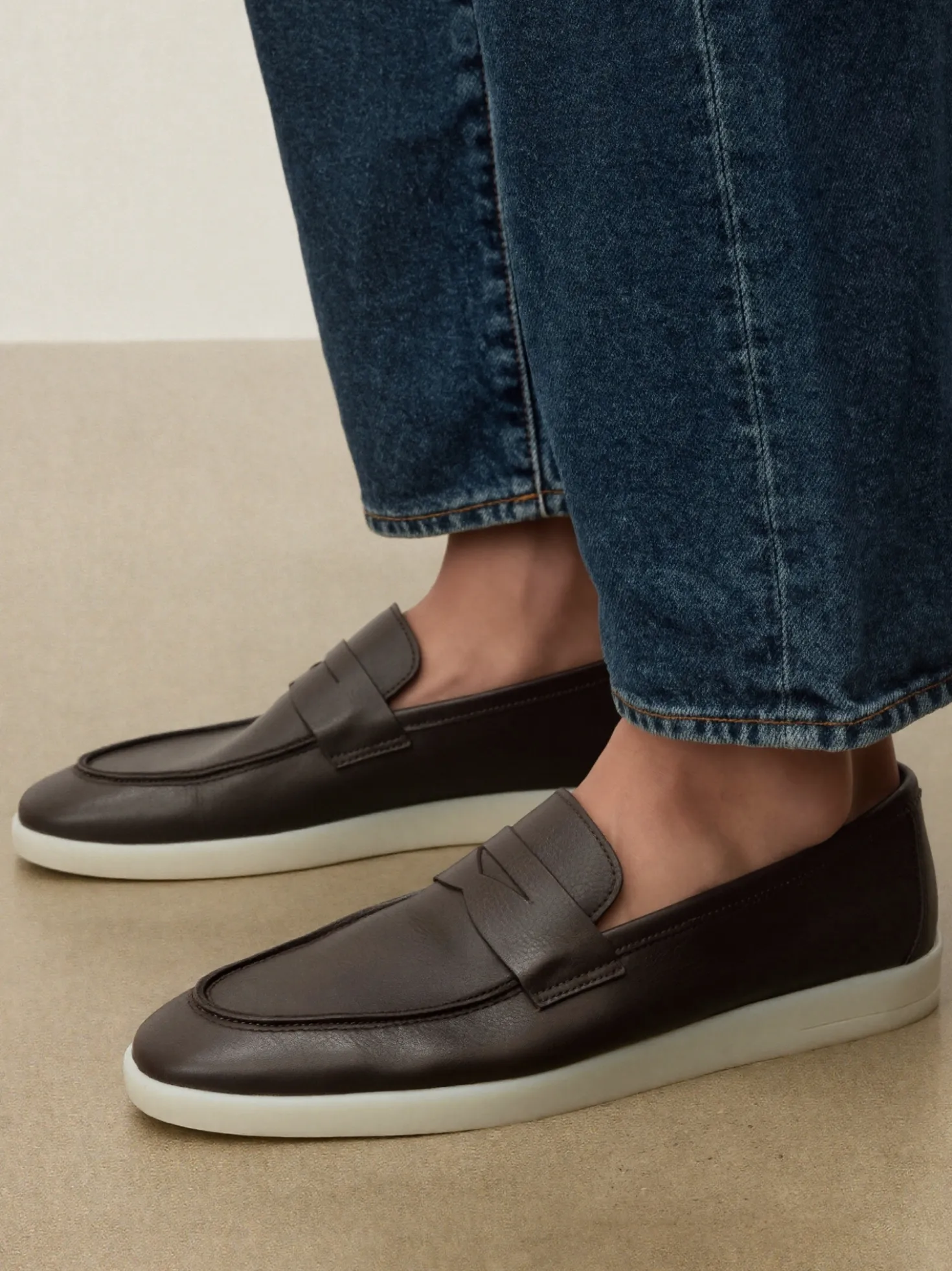 Brązowe skórzane loafersy na podeszwie typu sneakers
