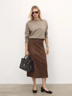 Brązowe zamszowe czółenka