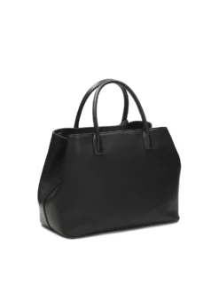 Czarna skórzana torebka w stylu minimal