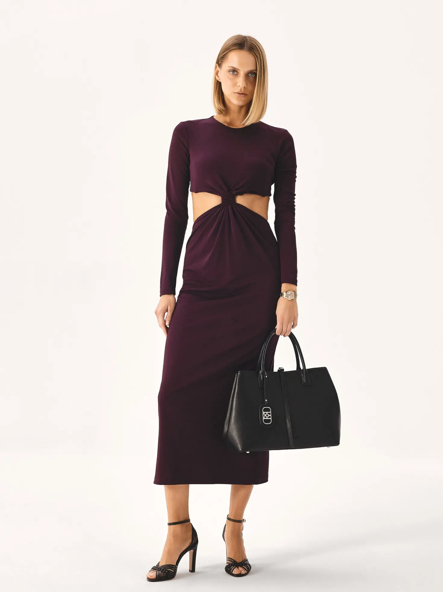 Czarna skórzana torebka w stylu minimal