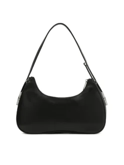Czarna torebka baguette z monogramem