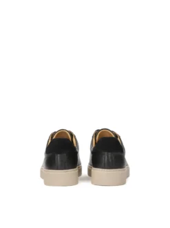 Czarne buty męskie w sportowym stylu
