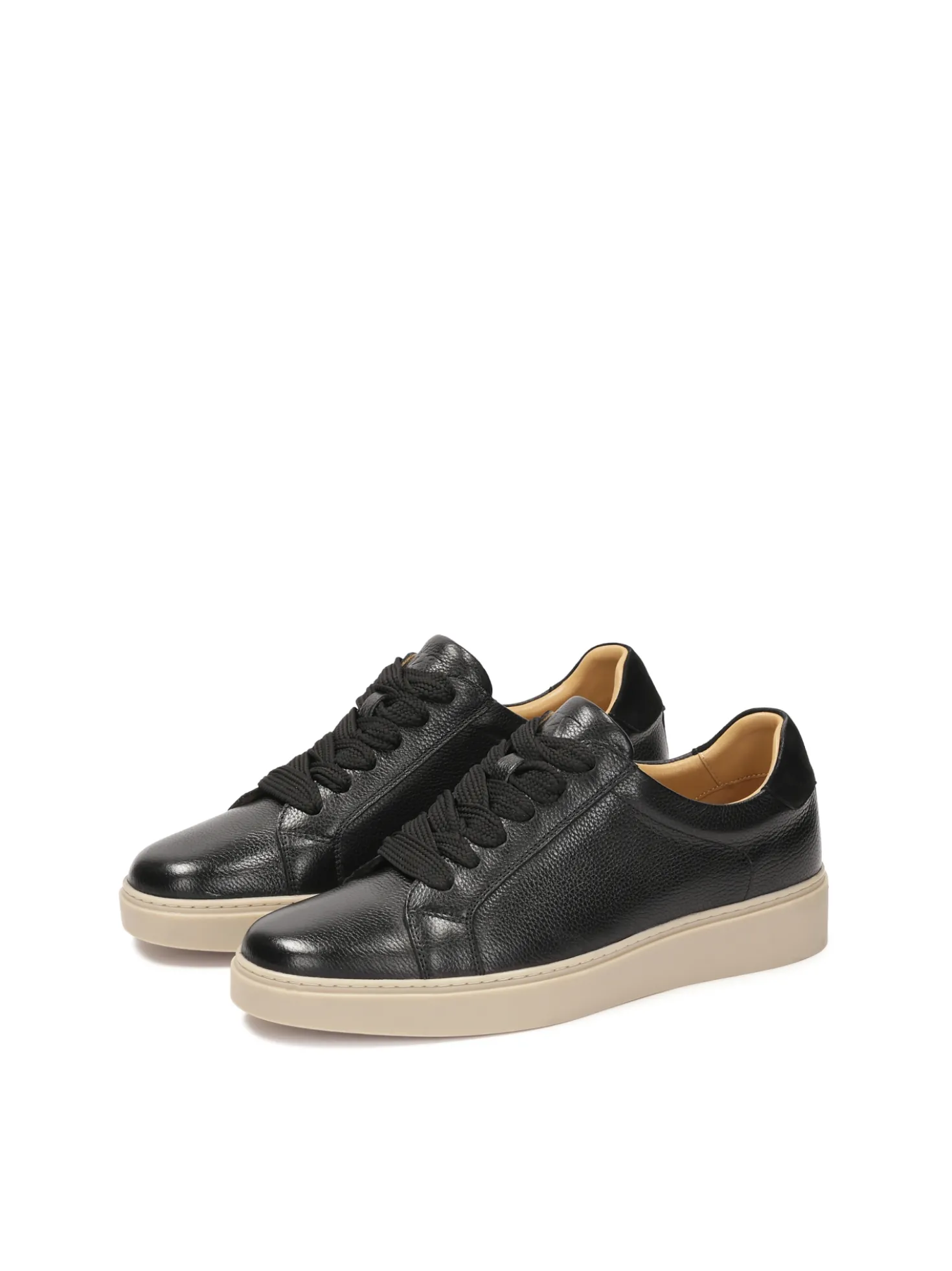 Czarne buty męskie w sportowym stylu
