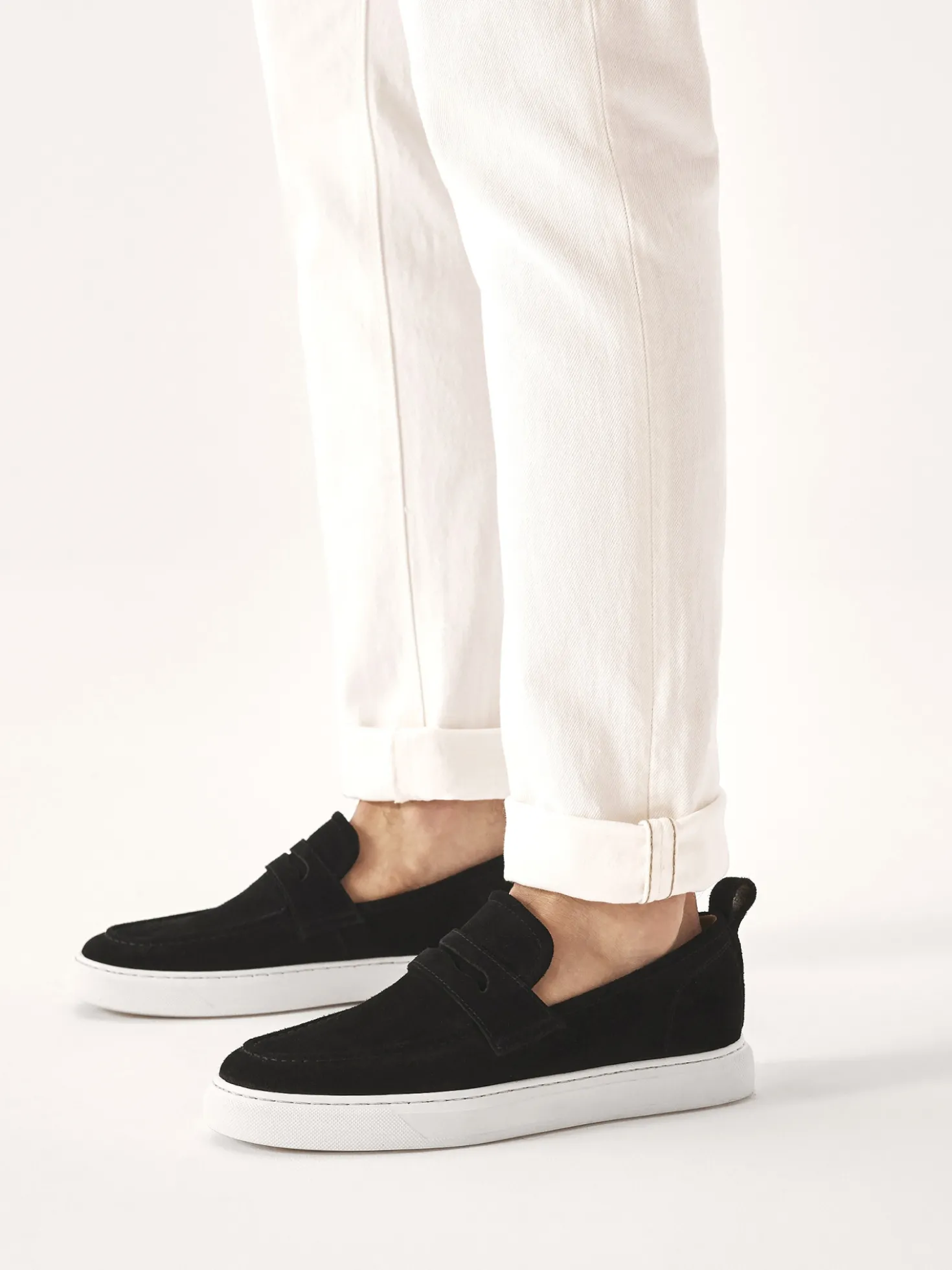 Czarne loafersy na podeszwie typu sneakers