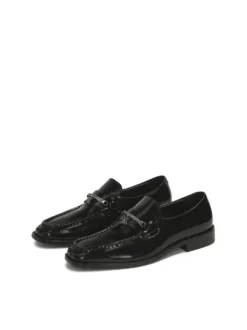 Czarne loafersy z biżuteryjną ozdobą
