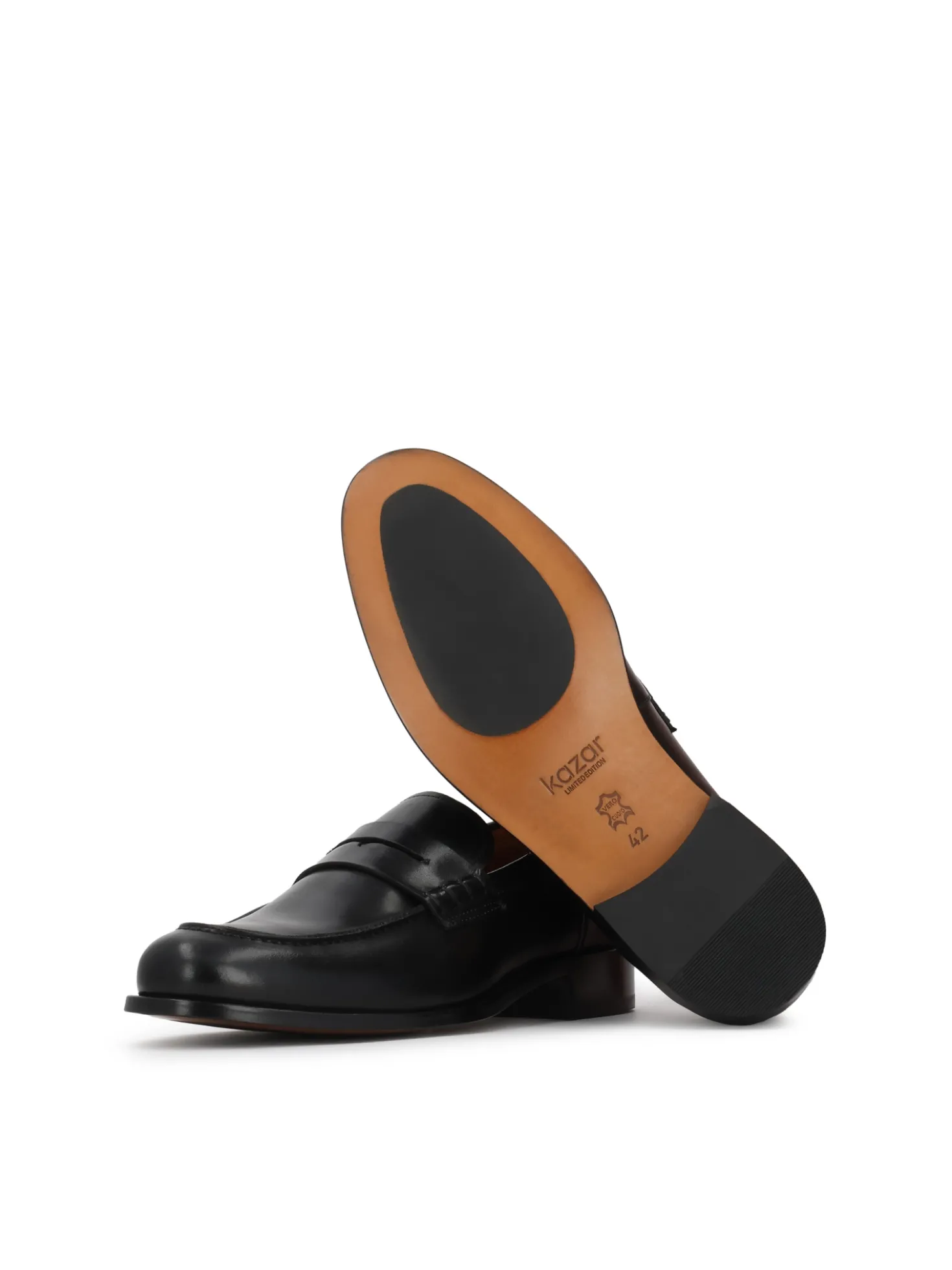 Czarne loafersy z kolekcji Limited Edition