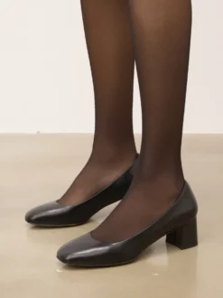 Czarne minimalistyczne czółenka ze skóry