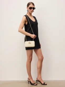 Czarne sandały slingback z wyciętą cholewką