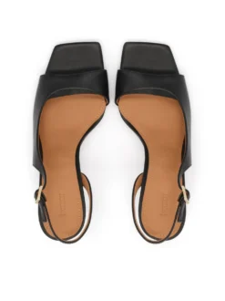 Czarne sandały slingback z wyciętą cholewką