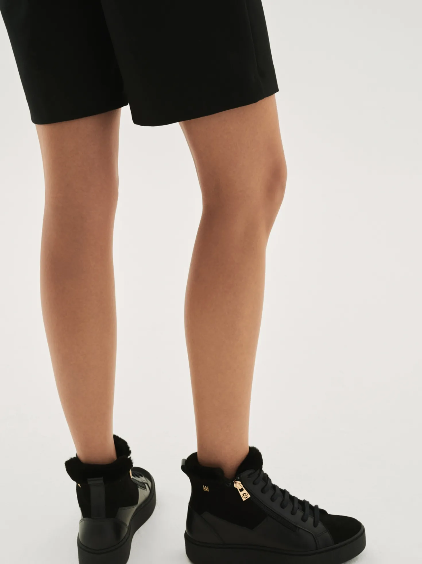 Czarne sneakersy damskie