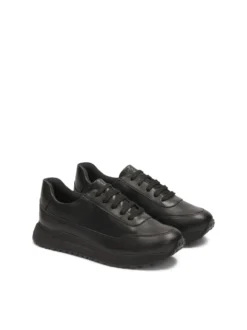 Czarne sneakersy damskie w minimalistycznym stylu