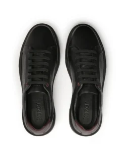 Czarne sneakersy z brązową wstawką