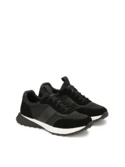 Czarne sneakersy z łączonych materiałów