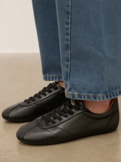 Czarne sneakersy z miękkiej skóry