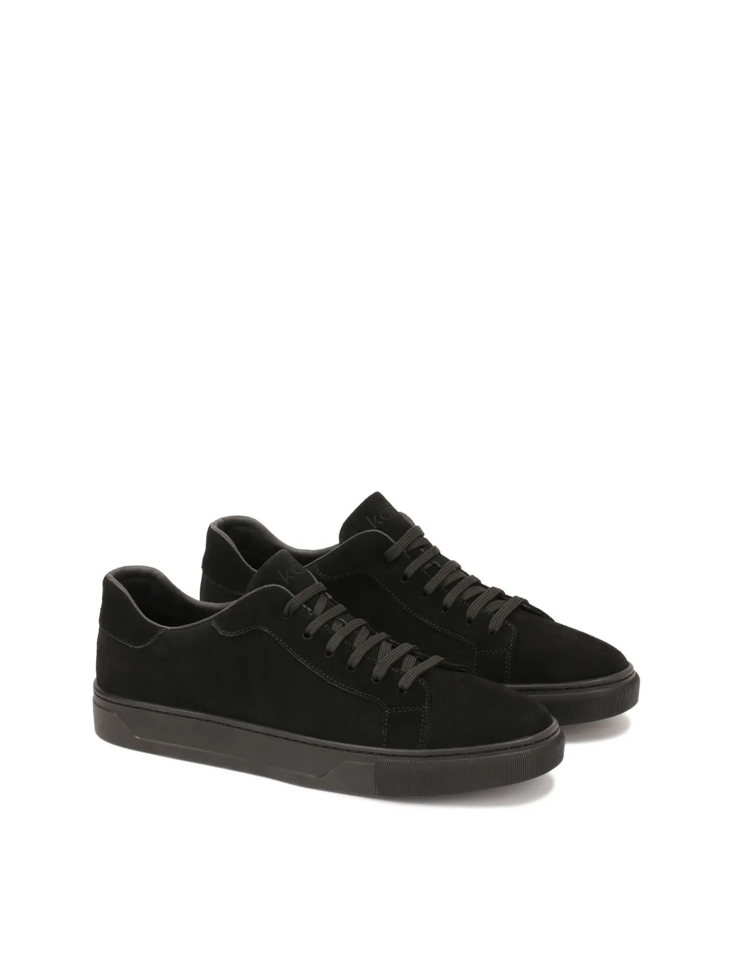 Czarne sznurowane sneakersy z zamszu