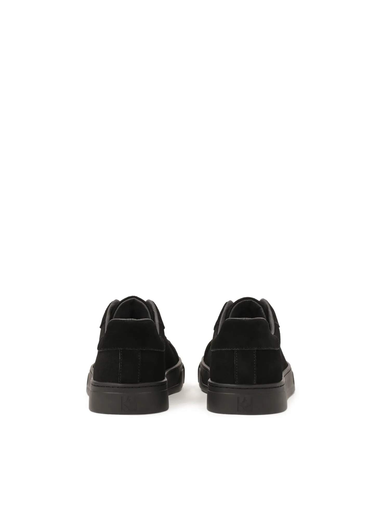 Czarne sznurowane sneakersy z zamszu
