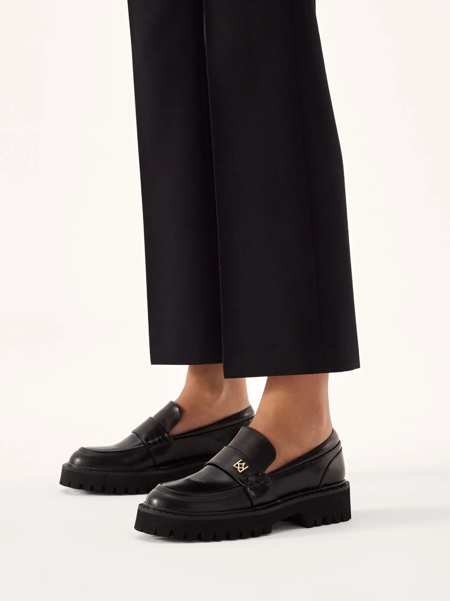 Czarne uniwersalne półbuty slip-on