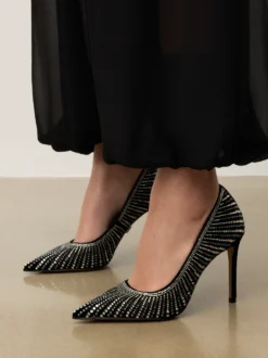 Czółenka w stylu glamour wysadzane dżetami