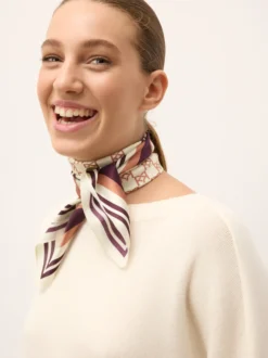 Elegancka apaszka sygnowana KAZAR