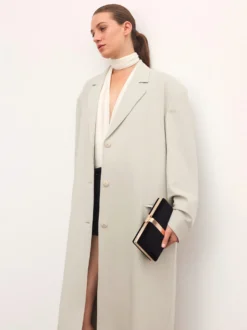 Elegancka czarna kopertówka