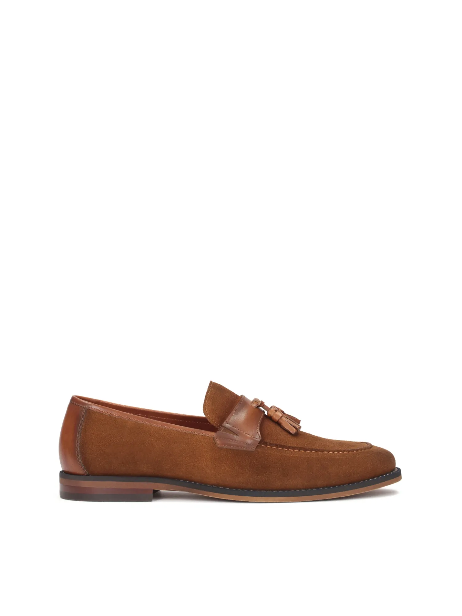 Eleganckie loafersy męskie z łączonych skór ozdobione chwostem
