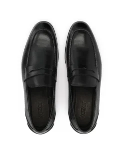Eleganckie loafersy ze skóry w minimalistycznym stylu