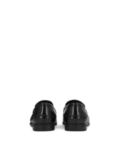 Eleganckie loafersy ze skóry w minimalistycznym stylu