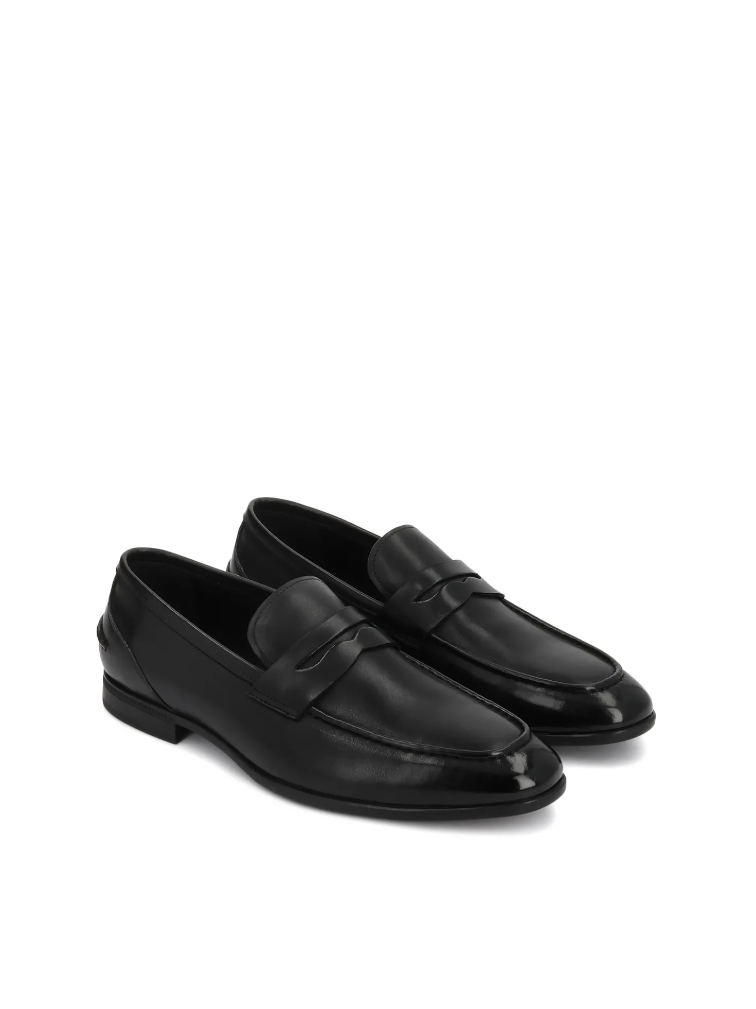 Eleganckie loafersy ze skóry w minimalistycznym stylu