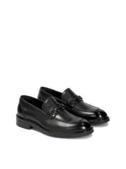 Eleganckie skórzane loafersy z klamrą
