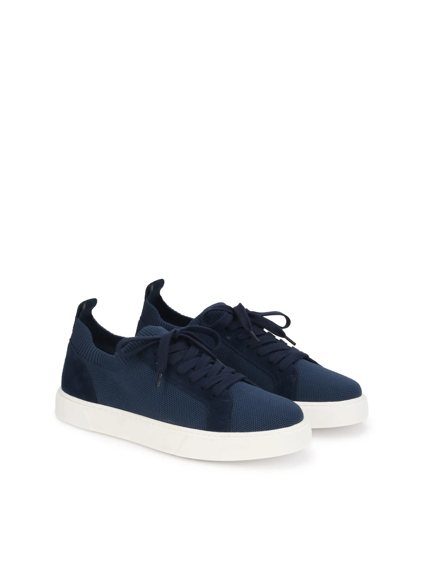 Granatowe męskie sneakersy z tkaniny i zamszu na kontrastowej podeszwie