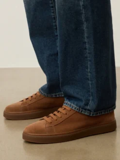 Jasnobrązowe zamszowe sneakersy