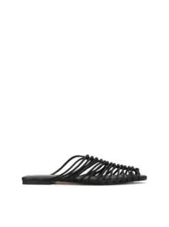 Klapki z wydłużonym noskiem i plecioną cholewką
