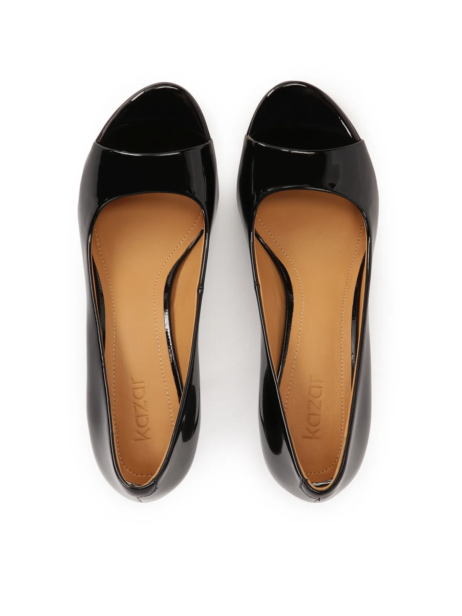 Klasyczne czarne czółenka peep toe