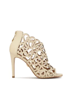 Kremowe botki peep toe z ażurowym wzorem