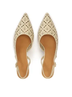 Kremowe czółenka slingback z ażurowym wzorem