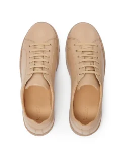 Minimalistyczne jasnobrązowe sneakersy