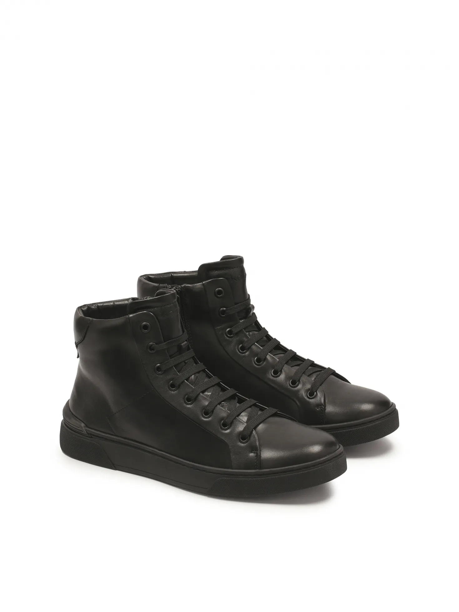 Minimalistyczne sneakersy męskie w czarnym kolorze