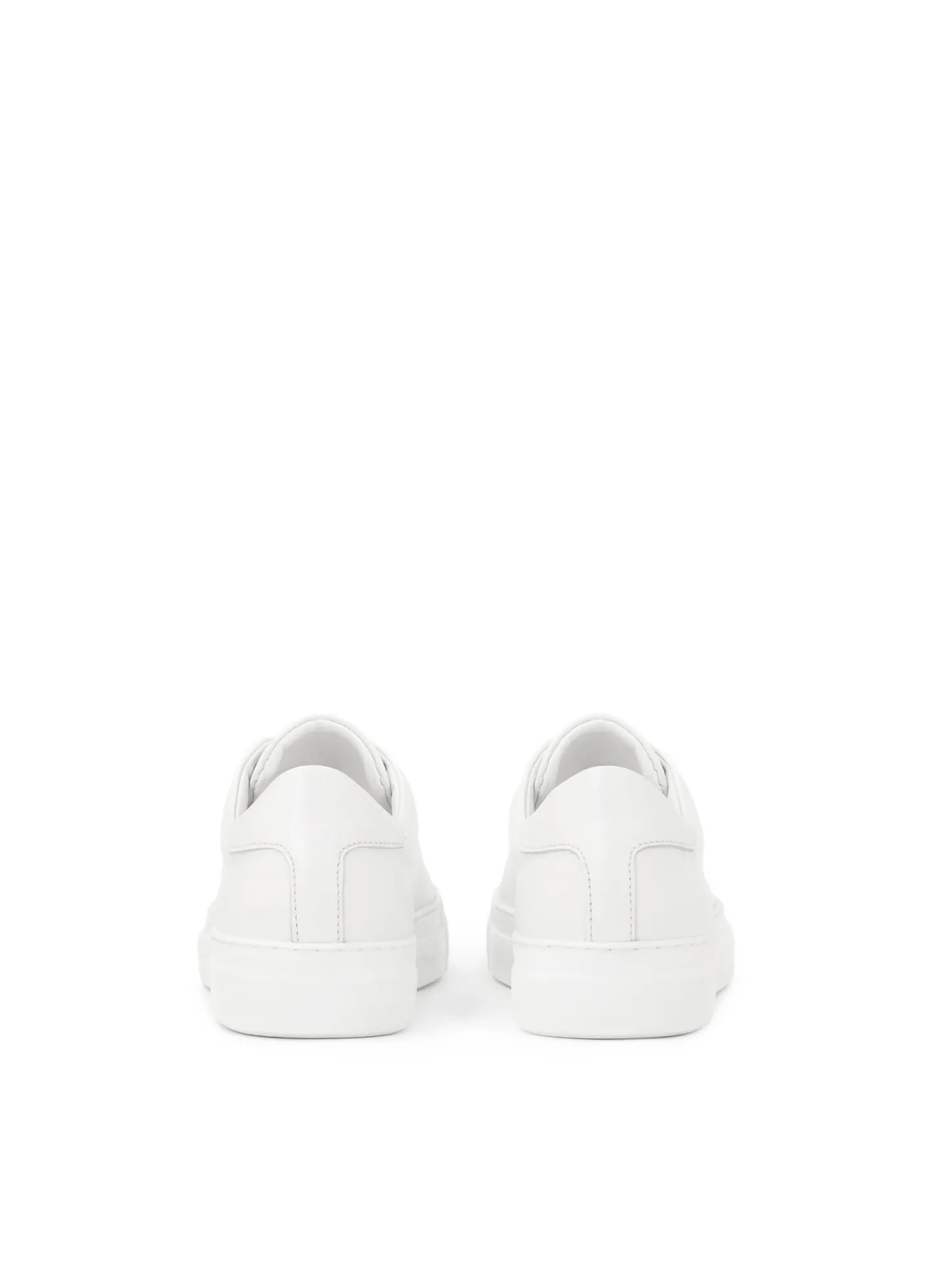 Minimalistyczne sneakersy w białym kolorze