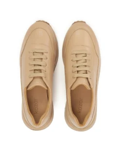 Minimalistyczne sneakersy w beżowym kolorze