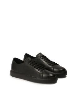 Niskie czarne sneakersy