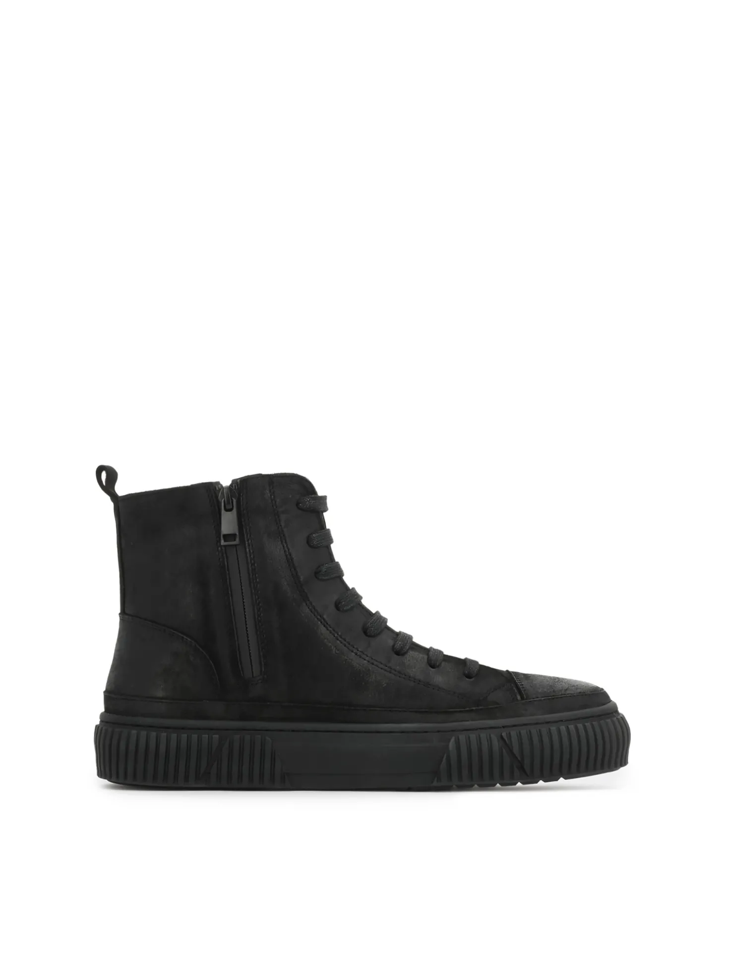 Nubukowe sneakersy z wysoką cholewką