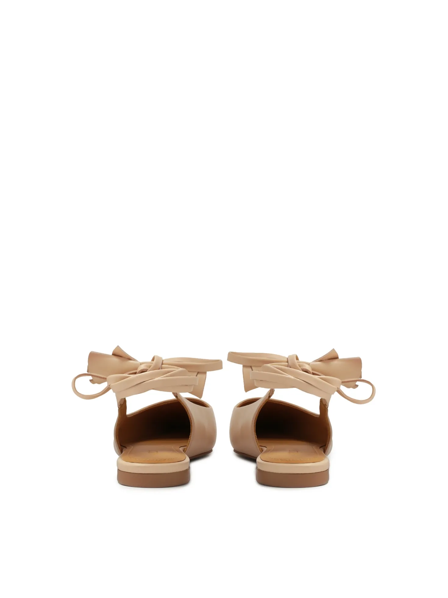 Płaskie wiązane czółenka slingback